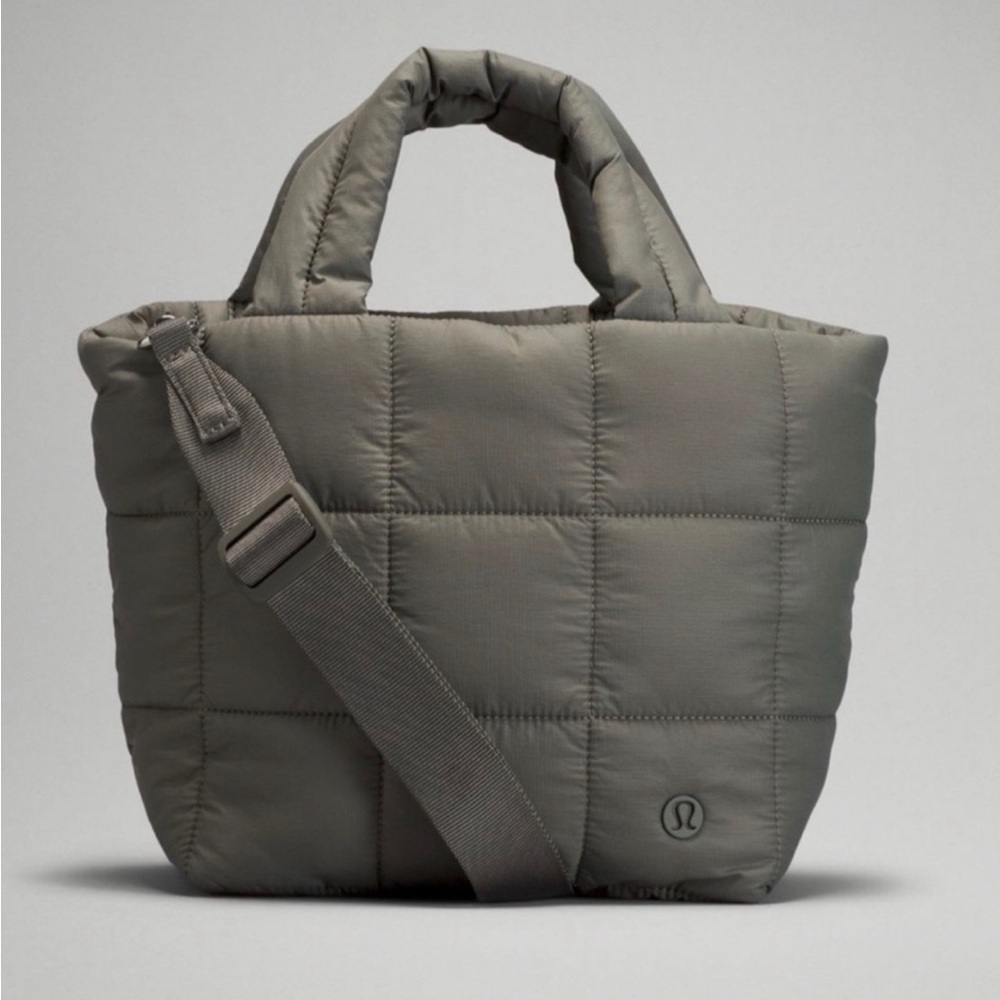Lululemon ( RETIRED )Quilted Crossbody Bag, sage green